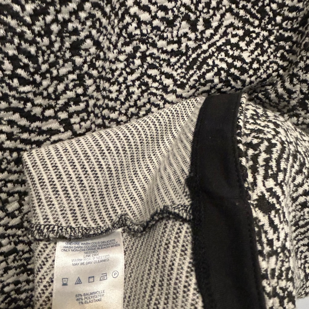Lands’ End Black & White Jacquard Print Short Sleeve Dress - Picture 8 of 8
